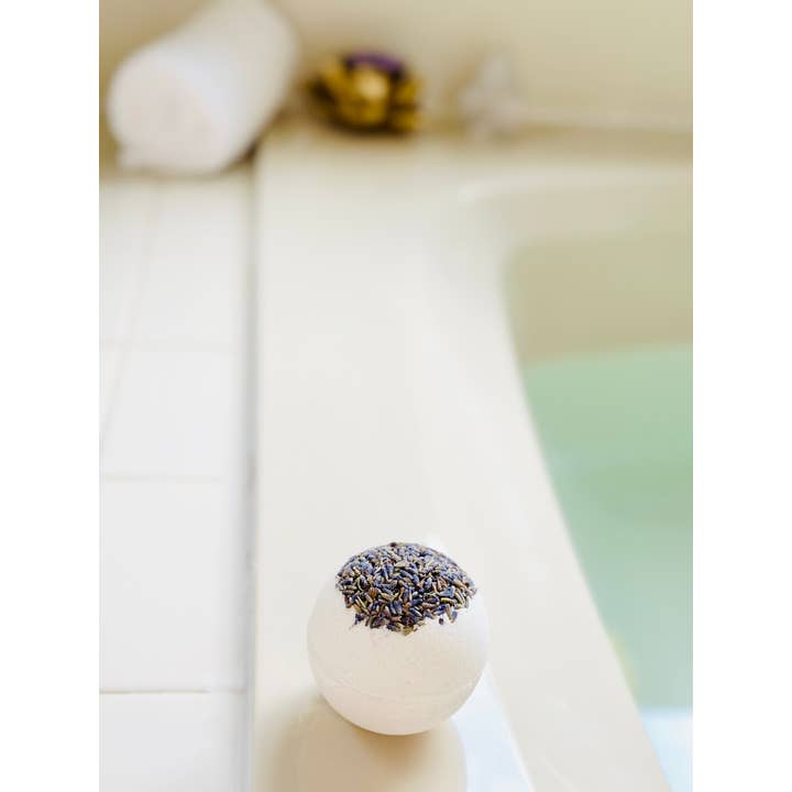 Salt & Sage Apothecary - Wholesale Bath Bomb/Fizz - Soothing Lavender Bath Bomb1