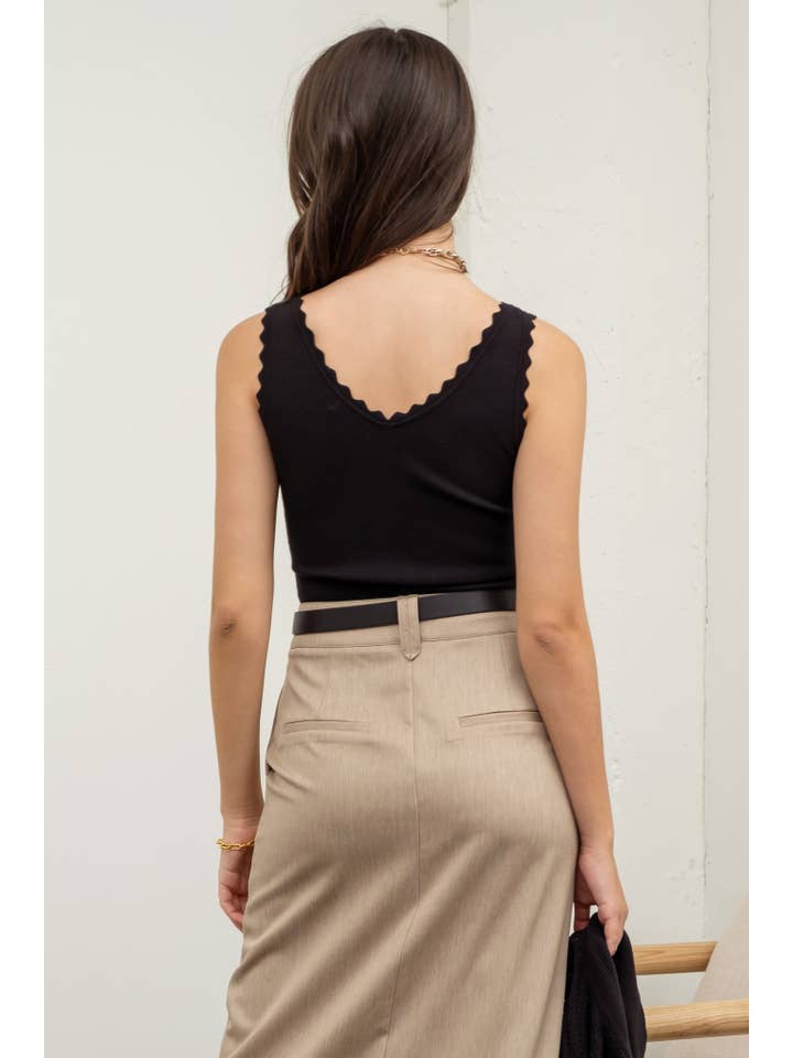 The Workshop Studio – wholesale Stickad topp - Dam – ÄRMLÖS TRÖJA MED KAMMUSSLINGSKANT STICKAD CROP TOP29