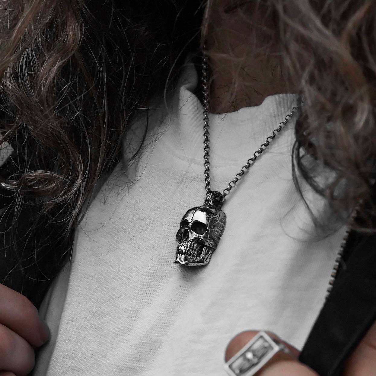 Black Feather Design – wholesale Pendant/charm necklace – Flesh Torn1