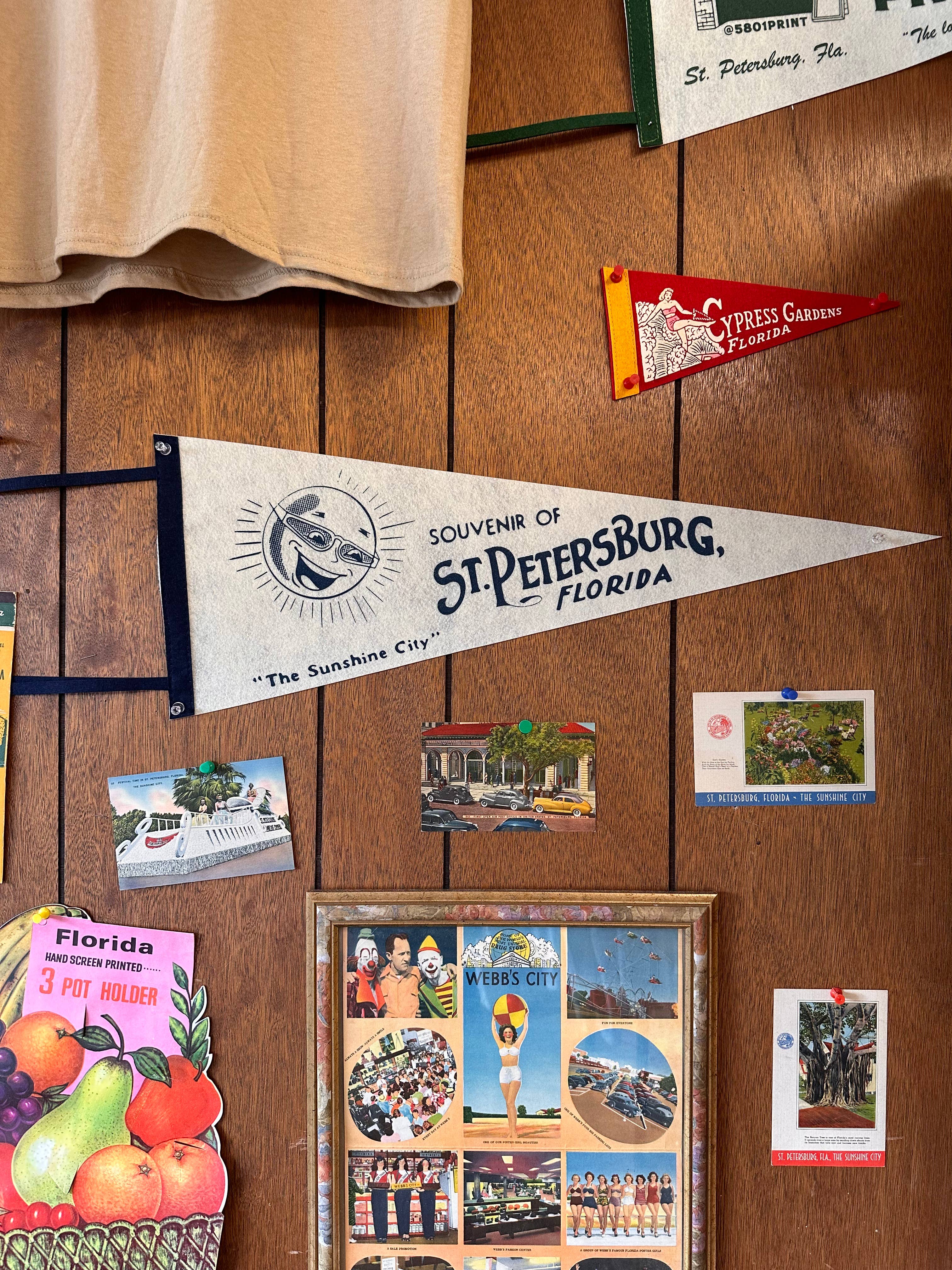 5801 Print House - Wholesale Flag - Custom Souvenir Pennant13