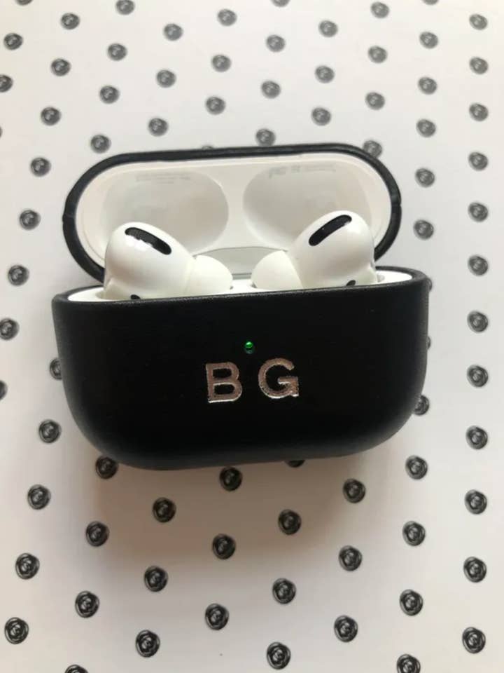 Custodia AirPods PRO - nera per la vendita all'ingrosso da parte di Pelle Fine Leather