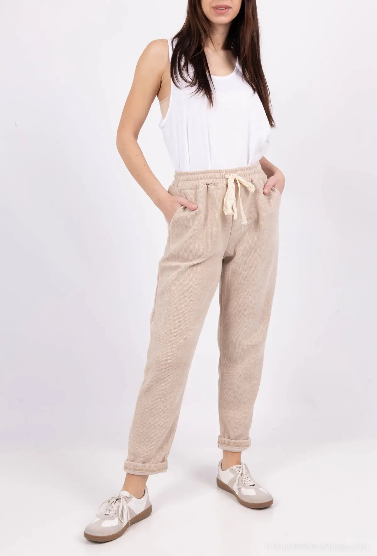 Mimi & Gogo – wholesale Mjukis- och joggingbyxor – Dam – Velour joggingbyxor med spets och resår i midjan, två fickor, one size för storlek 36–424