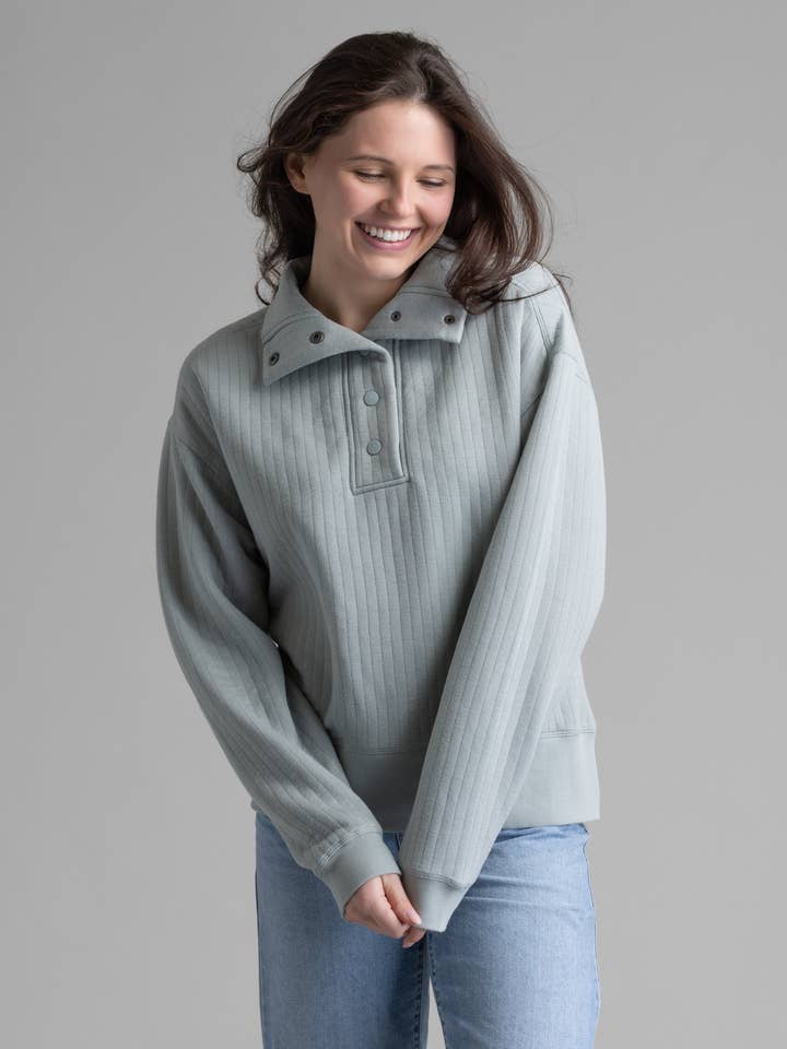 Women's Lucia Vertial Quilt Pullover for wholesale by LIV Outdoor