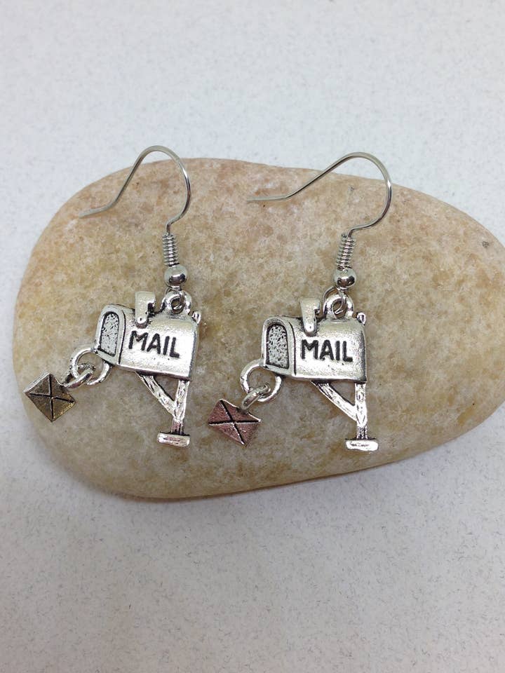 Brevlåda örhängen för wholesale av SimpleNGreat