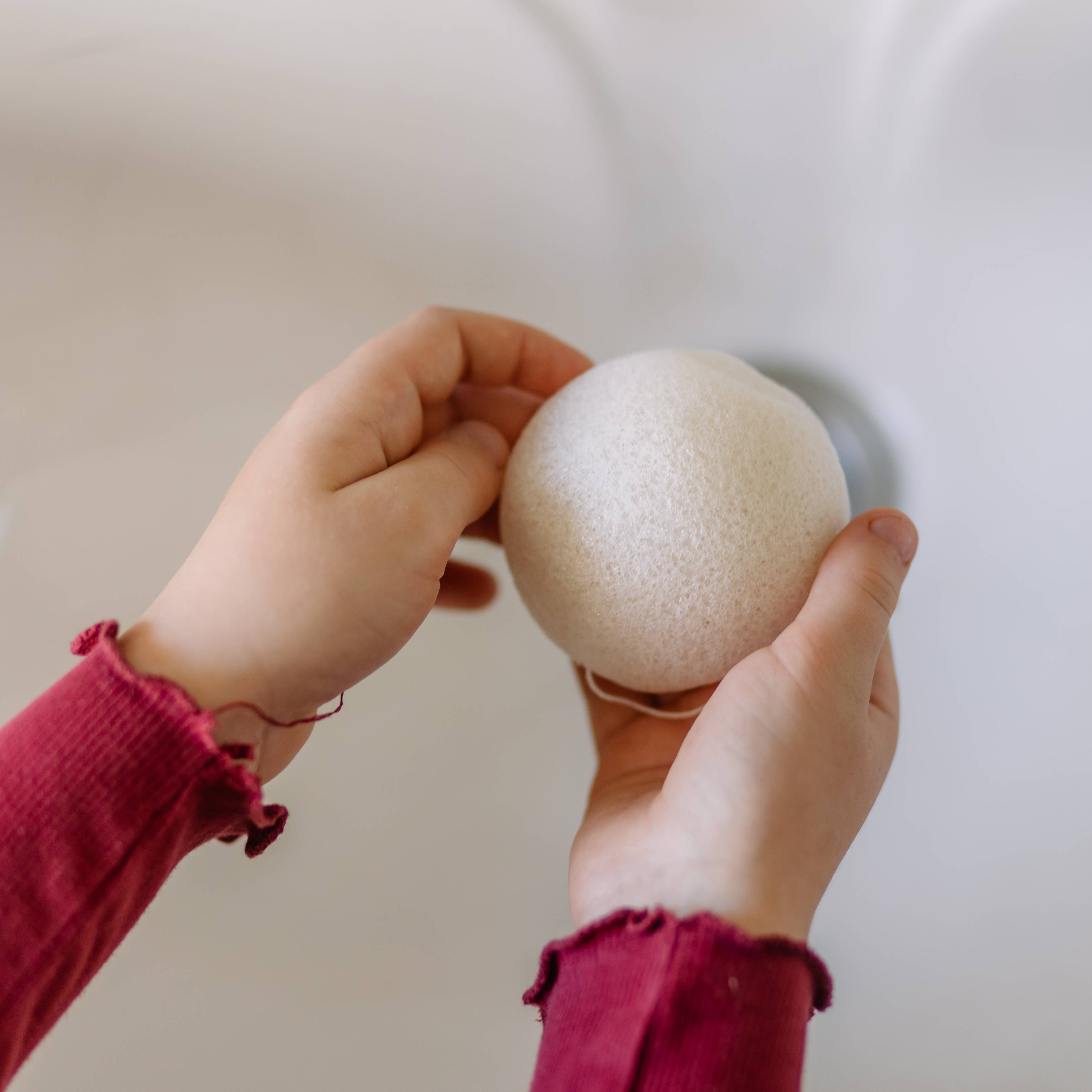 Croll & Denecke – wholesale Facial cleanser – Konjac facial sponge, sensitive skin, vegan, facial spa1