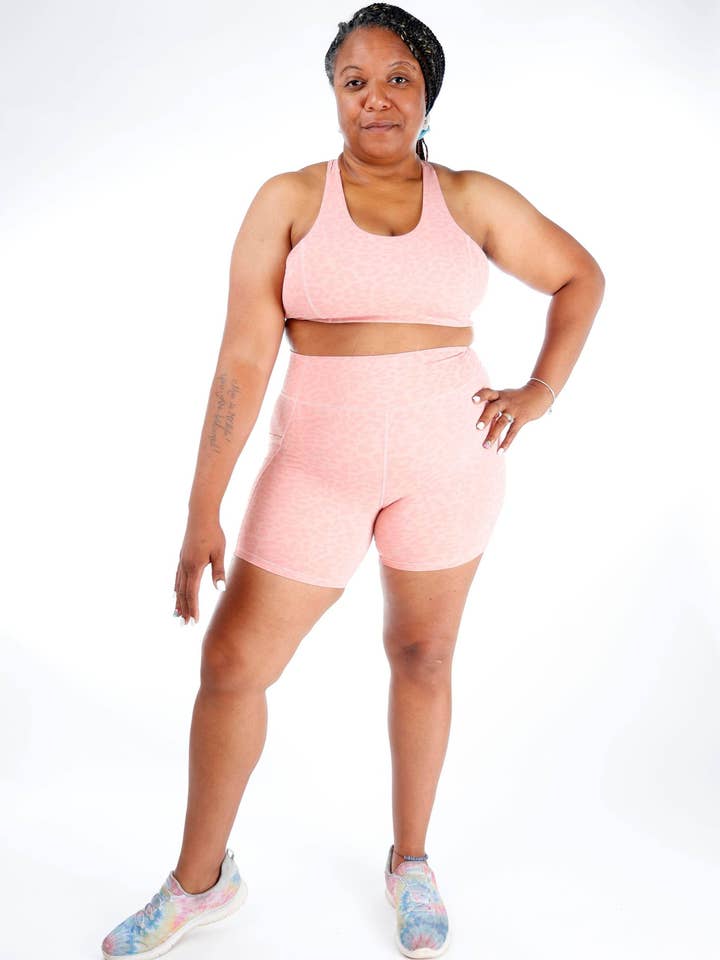 Frost Pink Print træningssæt for engroshandel hos Curvitude Boutique