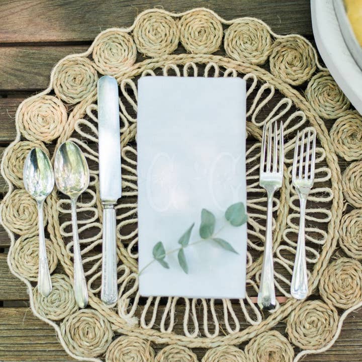 etúHOME - Wholesale Cutlery set - Found Vintage Hotel Silver Plate Flatware Setting - 5 Pieces5