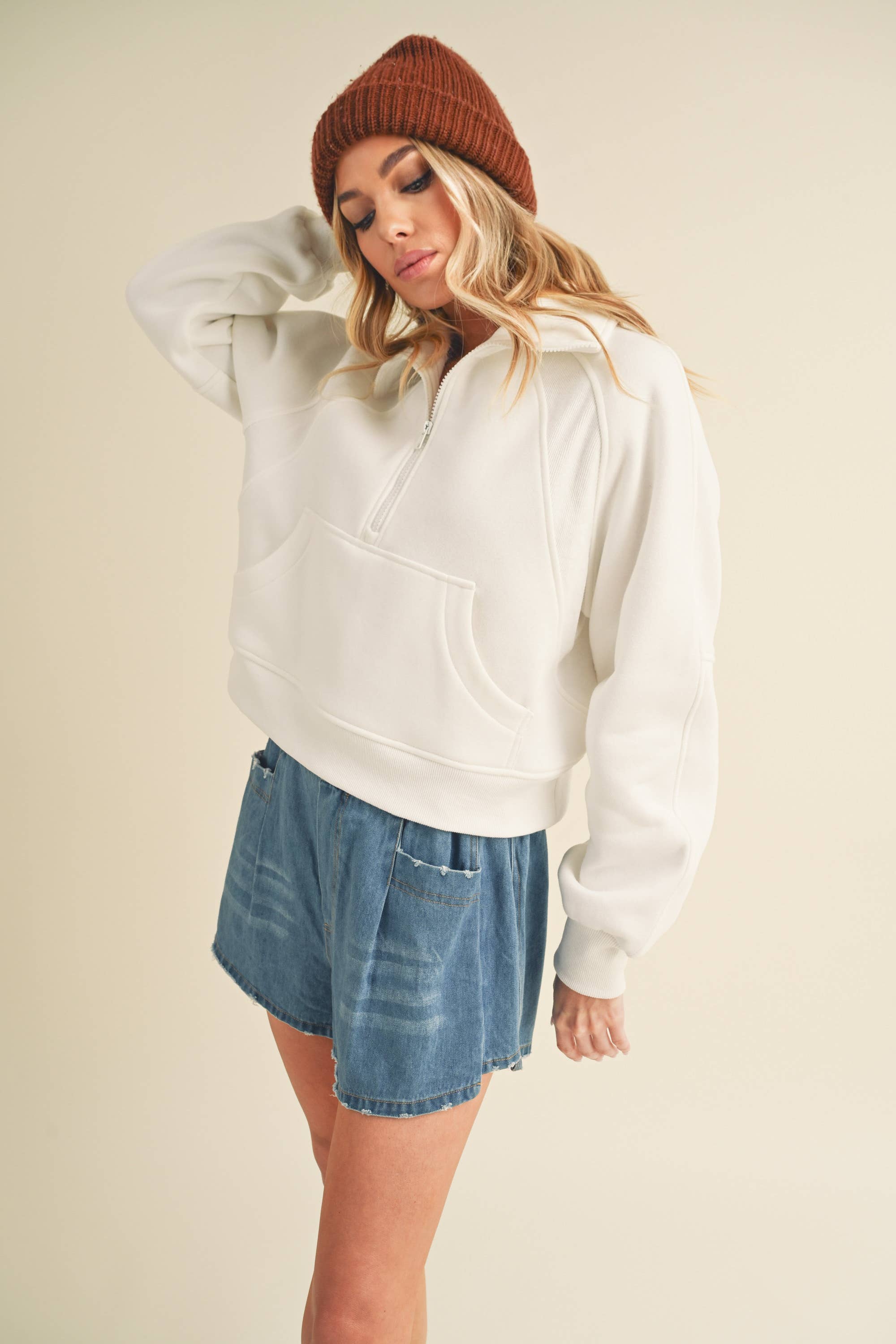 AEMI + CO - Venta al por mayor Sudadera - Mujer - 950CK Dove - Suéter con media cremallera y cuello tipo embudo45