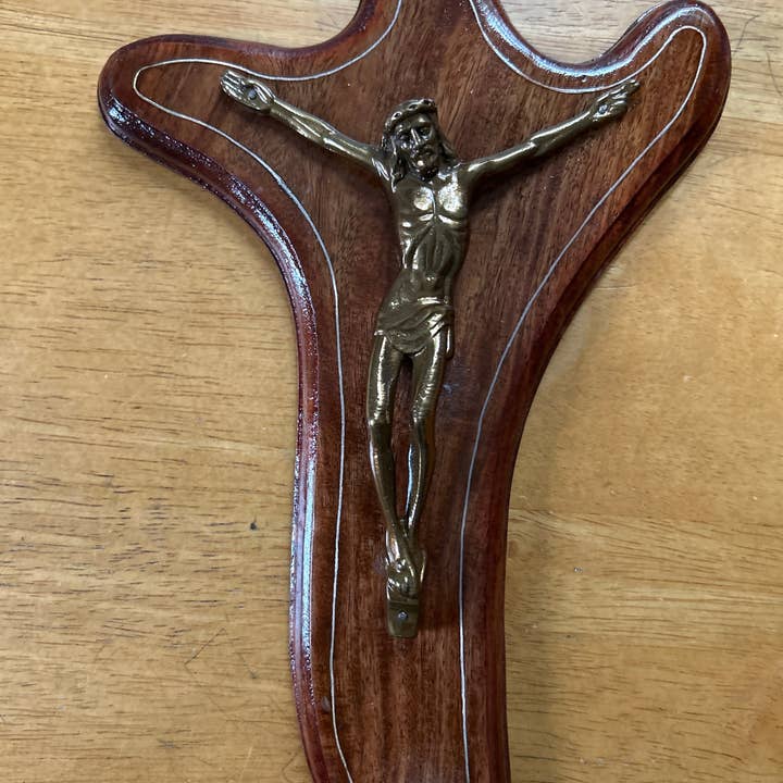 Hopes Unlimited - Wholesale Wall Cross - Christ On Cross - Tau - Curved1