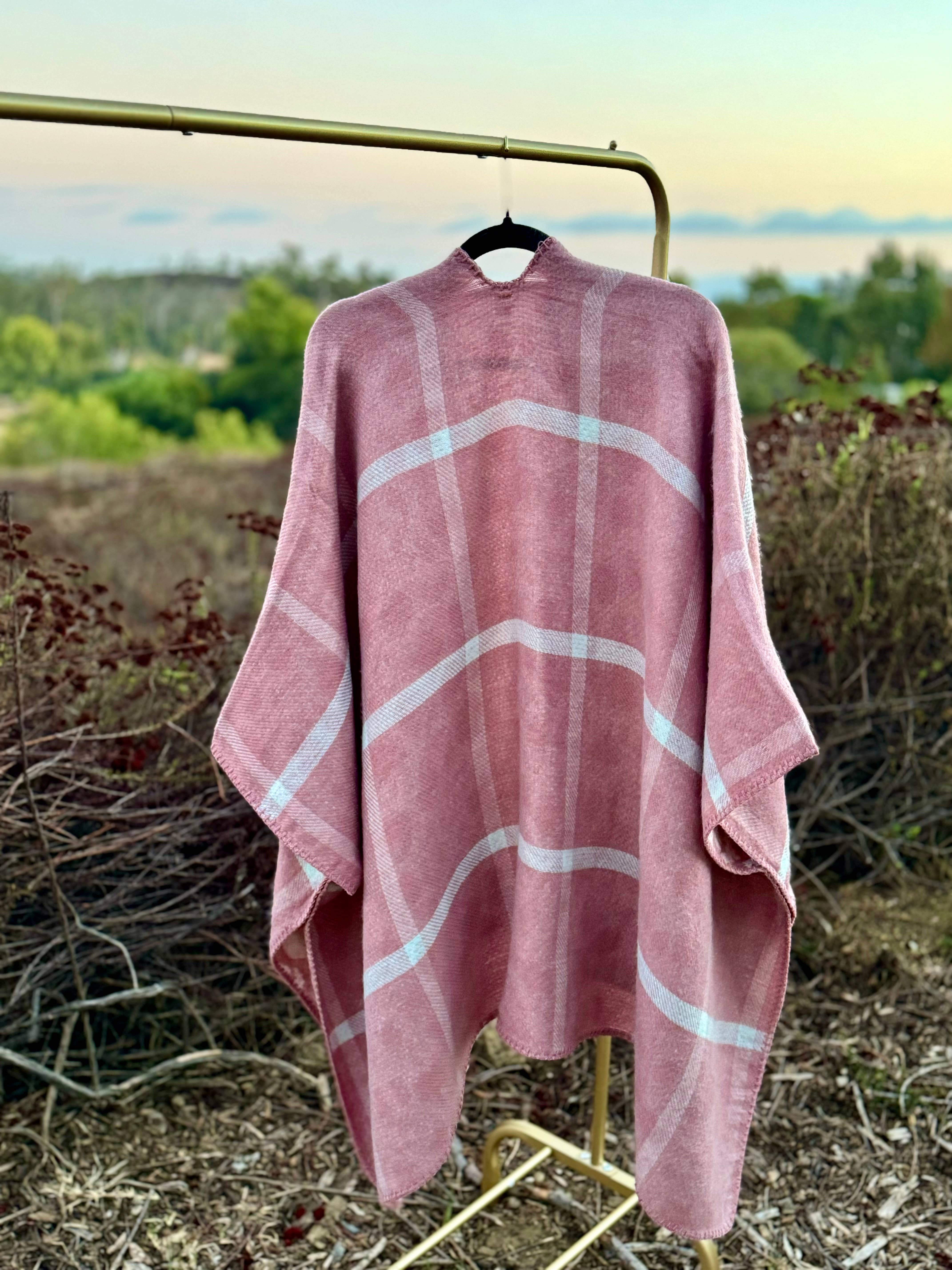 Justin & Taylor - Wholesale Kimono - Women's - The Wild Card | Leopard Print and Lined Double-Sided Kimono2