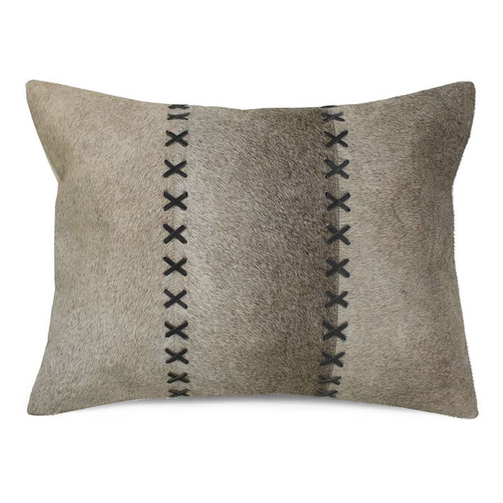 demi-coussin point de couverture vache gris 35x45cm pour la vente par Mars & More - Brand of B Living