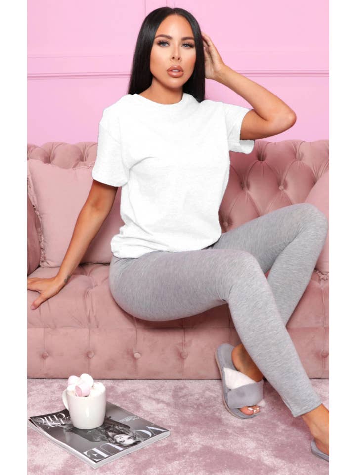 Femme Luxe – wholesale T-shirt – women's – White Basic Crew Neck Short Sleeve T-Shirt - Jana2