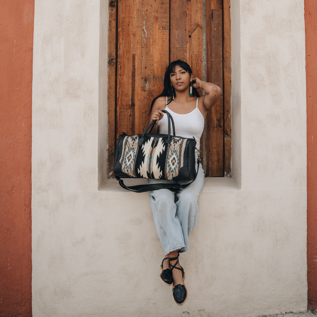 AMASOUK - Wholesale Weekender Bag - Women's - Looking Glass Weekender Bag4