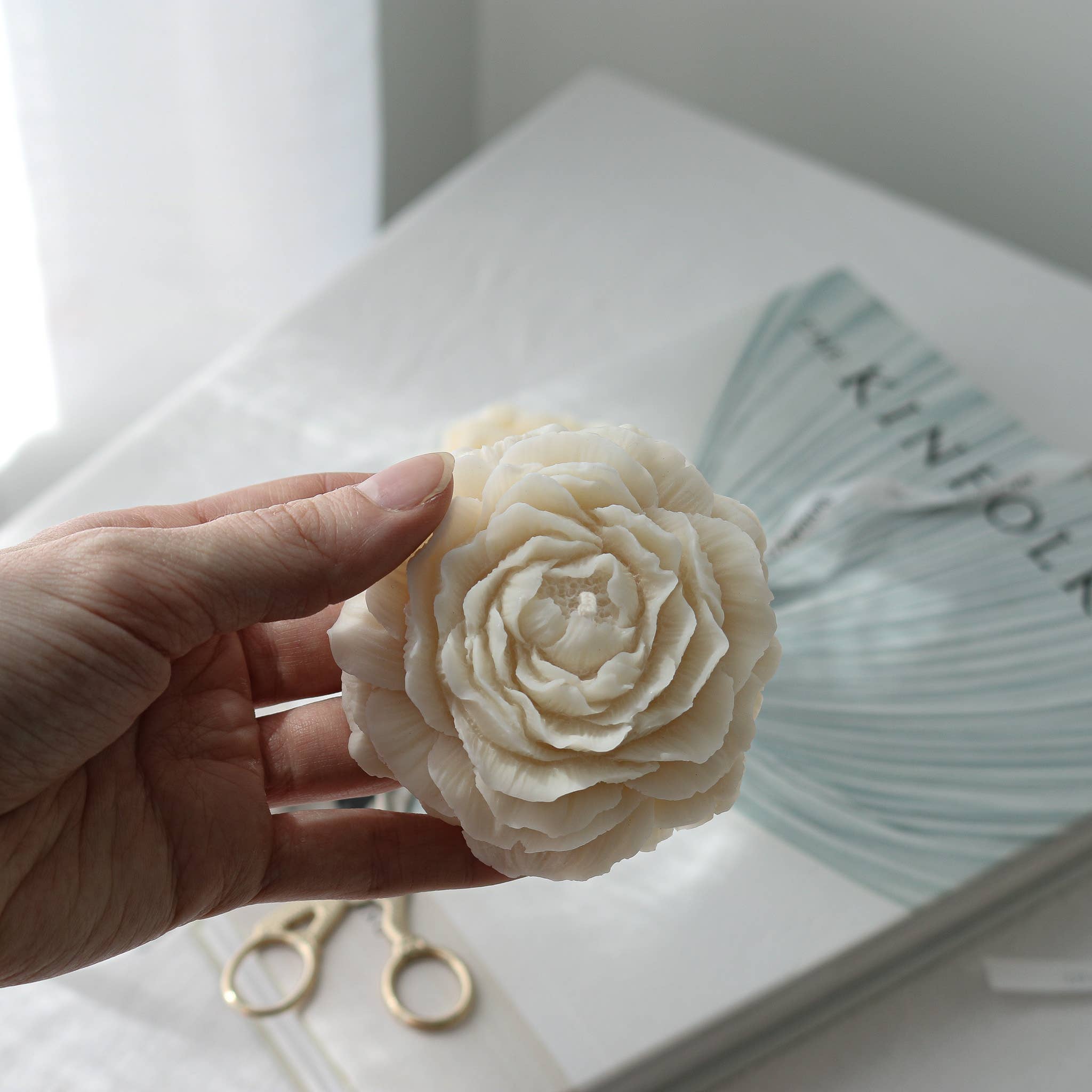 Glowing Harmony Candle Co - Venta al por mayor Velas de diseño llamativo - Vela de Peonía, Vela de Flor en Flor, Decoración Floral para el Hogar3