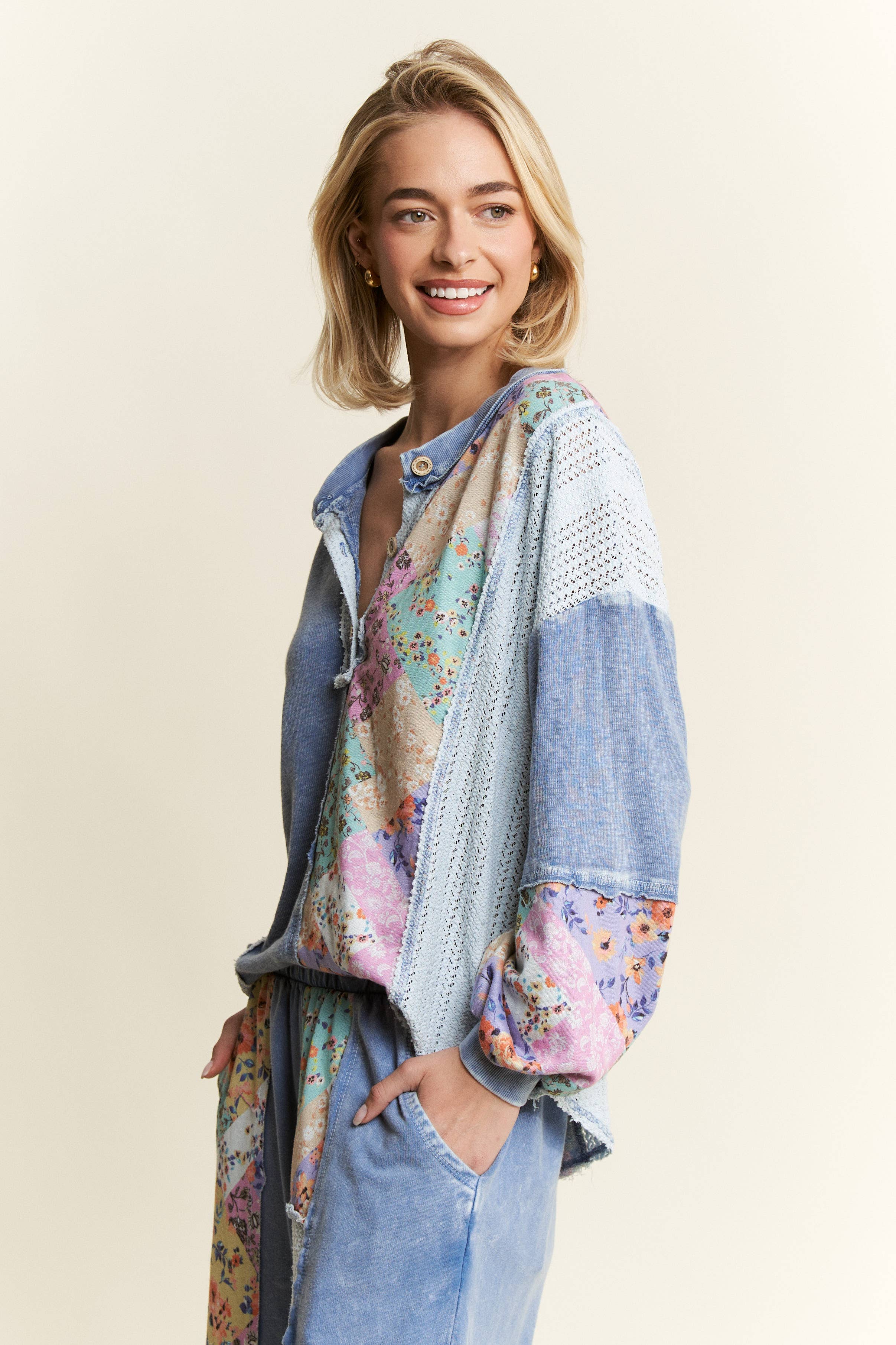 J.Her – Engroshandel Strikket top - Dame – Mineralvasket blomsterbølge-strikket jacquard boho-top HT6039P116