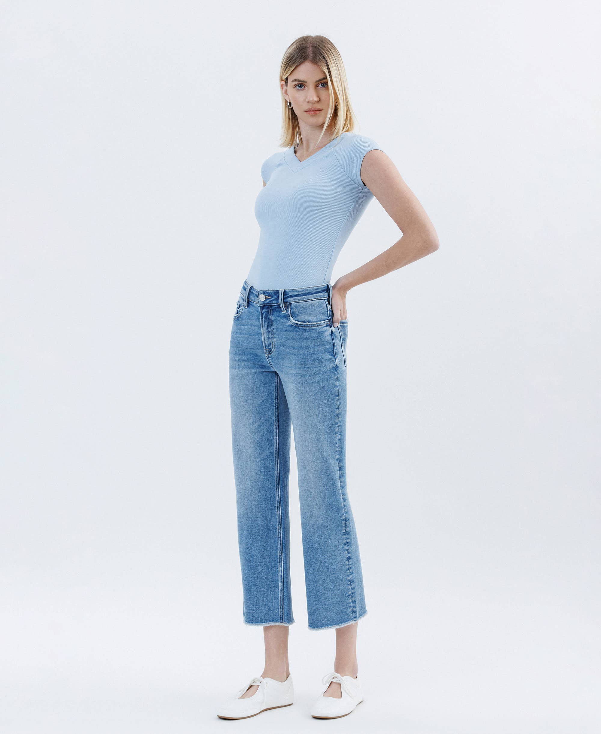 SENSATIONEL HØJ TALJE RÅ KANT AFGRØDE SLIM BRED BEN JEANS LV1687 for engroshandel på Faire7