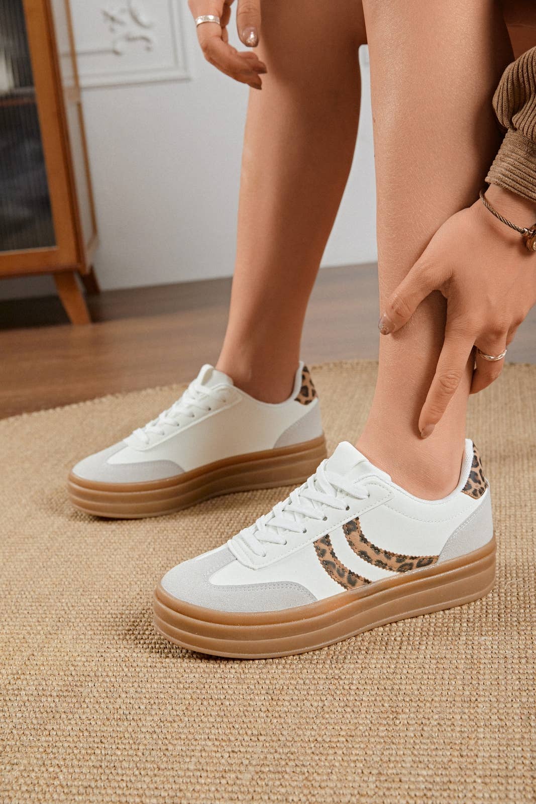 ERYNN - Wholesale Sneakers - Dames - sneakers met dikke zool en vetersluiting - Déotille7