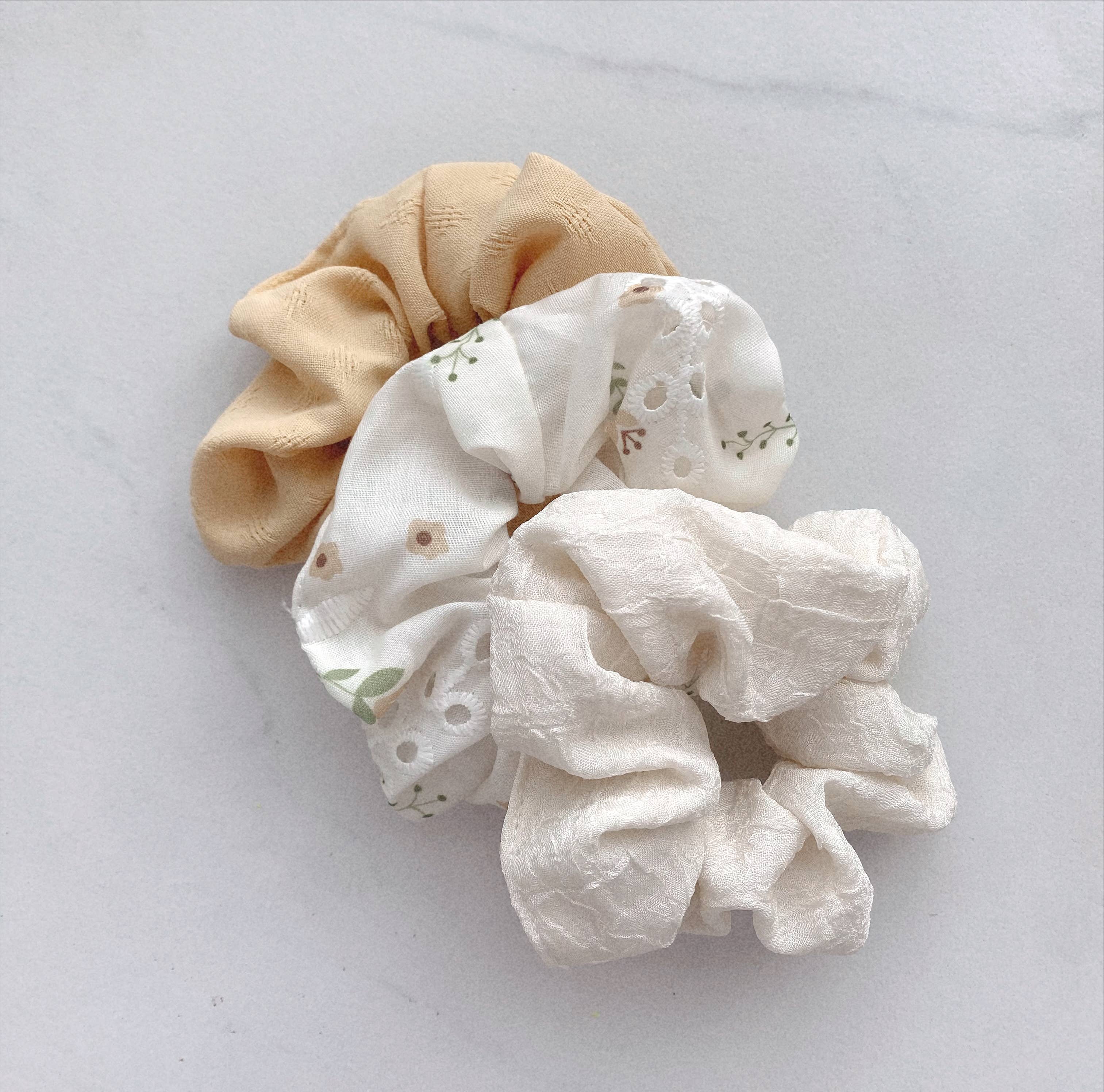 Saige Collective - Wholesale Scrunchie - Women's - SAIGE Scrunchie - Single hair Scrunchie