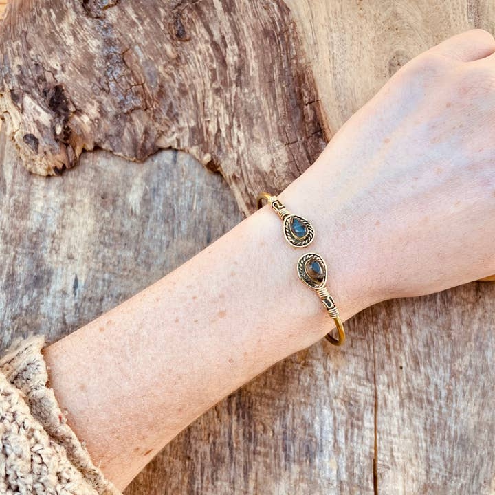 Kaali Boutique – wholesale Bangle bracelet – Labradorite Boho Bracelet / Bangle / Brass / Ethnic / Rustic / Bohemian / Hippie / Gypsy / Psy / Chic / Jewellery / Body / Adjustable3