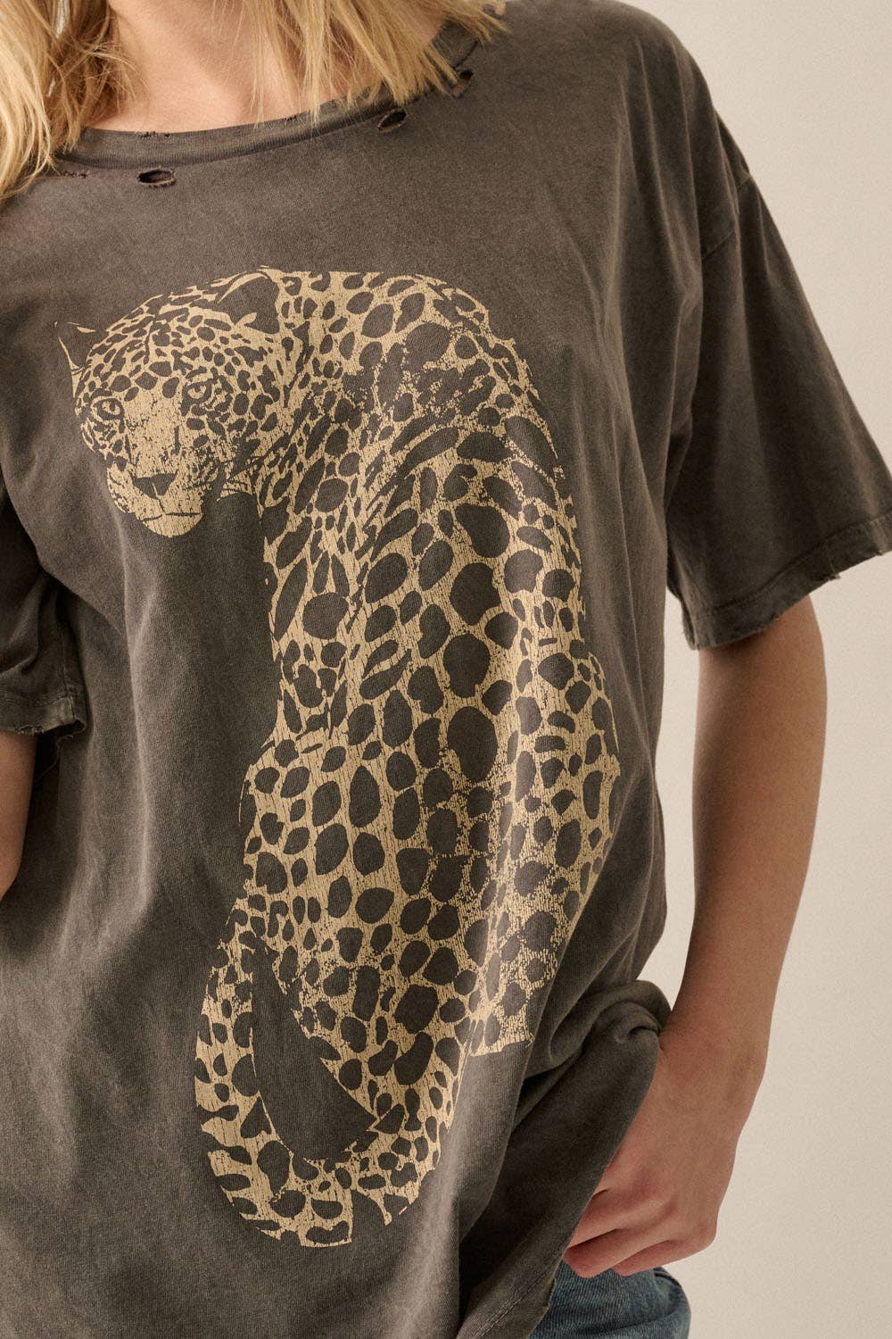 Promesa USA - Wholesale T-Shirt (Graphic) - Women's - Cheetah Mineral-Washed Oversized Graphic Tee1