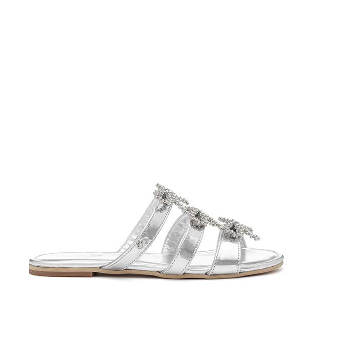 PLATTA SANDALER FRIDA SILVER ROSETTER för wholesale av FRIENDLY FIRE