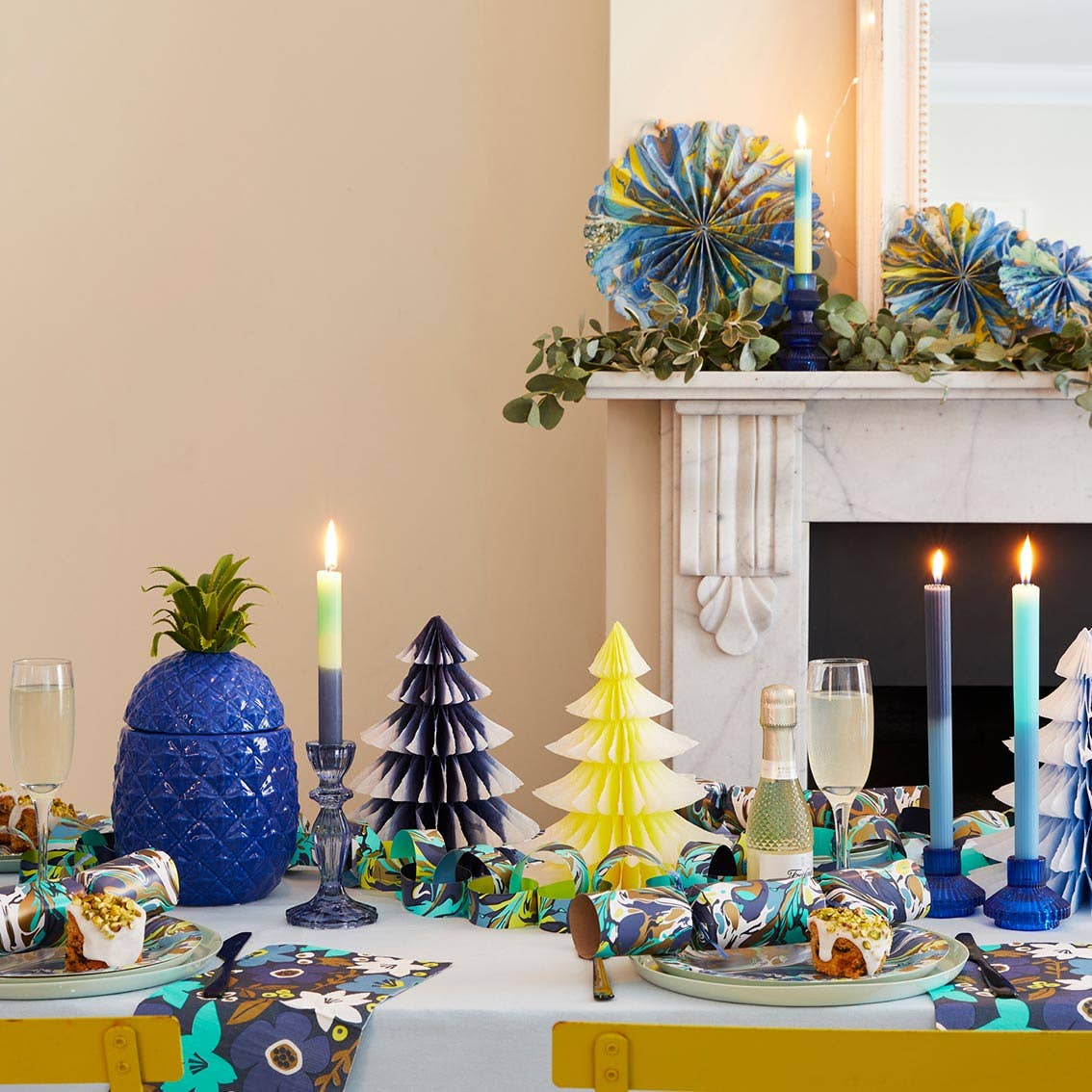 Talking Tables USA - Wholesale Ice Bucket - Blue Ceramic Pineapple Ice Bucket| Christmas Decor |2