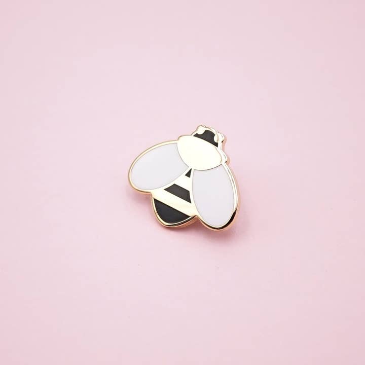 Kelly McMahon Design - Wholesale Lapel Pin/Button - Bee Mini Pin1