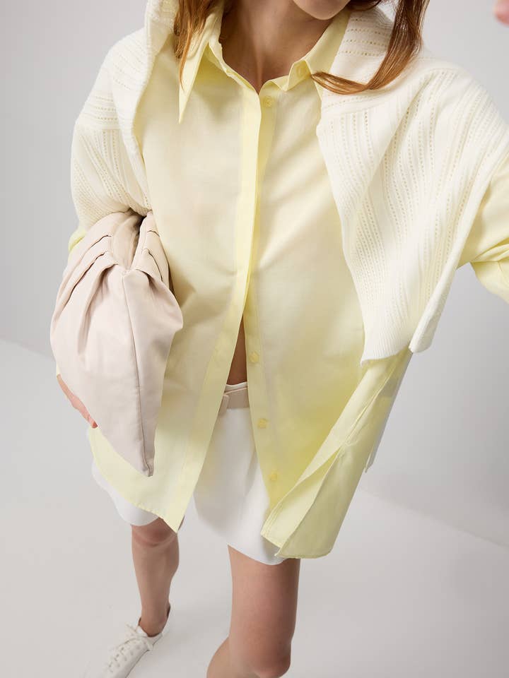 POPLIN SKJORTE MED STATEMENT BREDE MANCHETTER - BOMULDSBLANDING for engroshandel hos Touché Privé