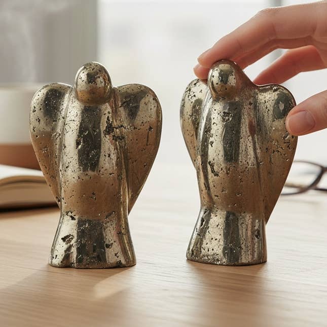 Ángel de Pirita 9cm Perú para venta al por mayor de Quasar Gems USA