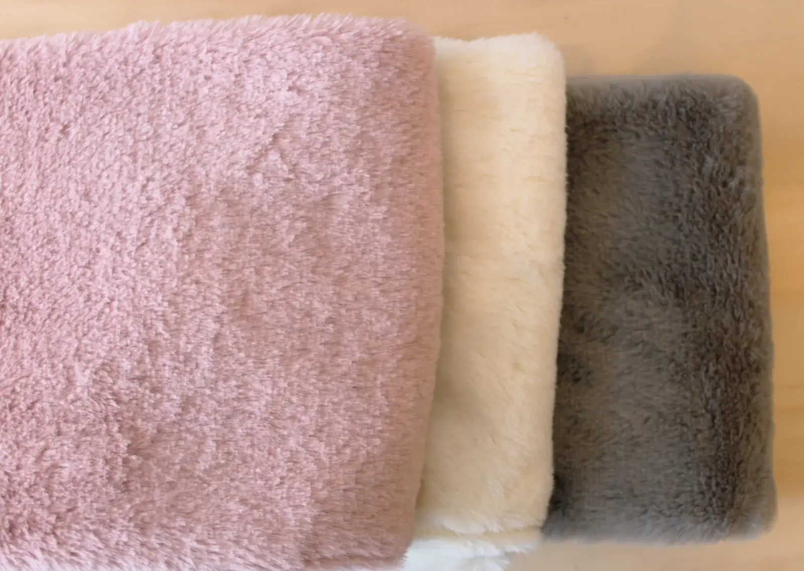 Apres - Wholesale Scarf - Women's - The Teddy Super Soft Faux Fur Scarf2