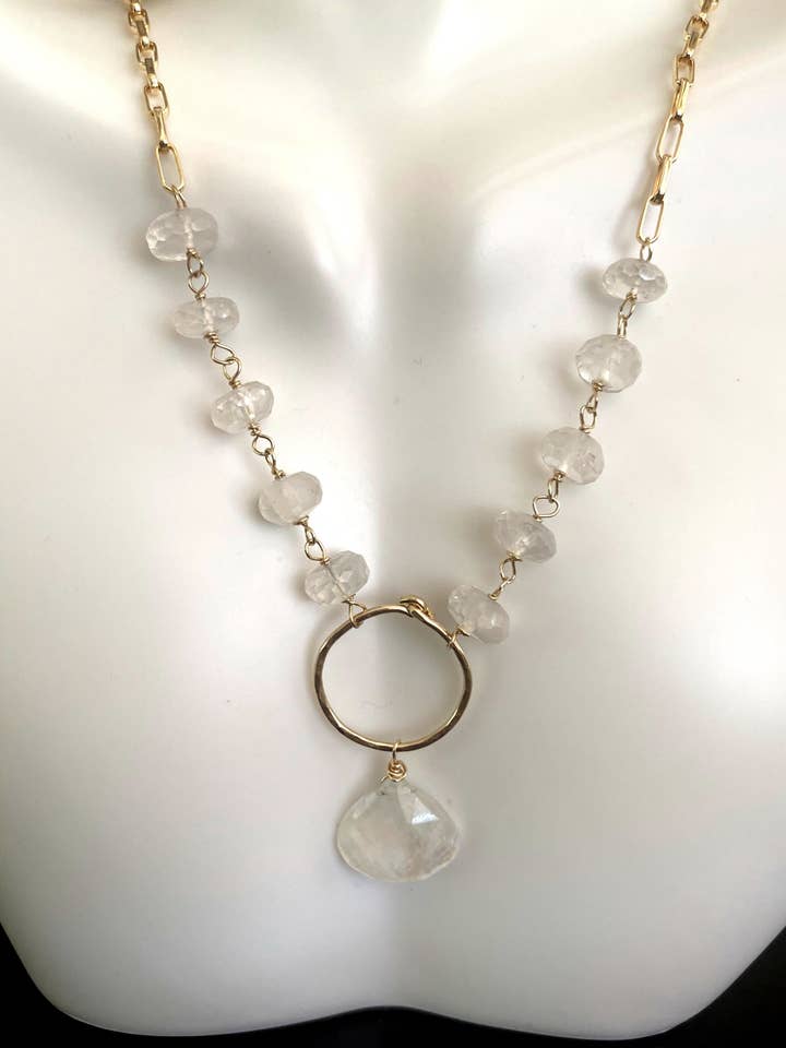 Moonstone 14kt guld fyld halskæde med hånd smedet for engroshandel hos Judy Brandon Jewelry