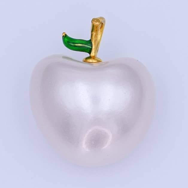 Pendentif Pomme Fruit Cœur Blanc Plaqué Or 24K 23,5mm | AH428 pour la vente par Aim Eternal