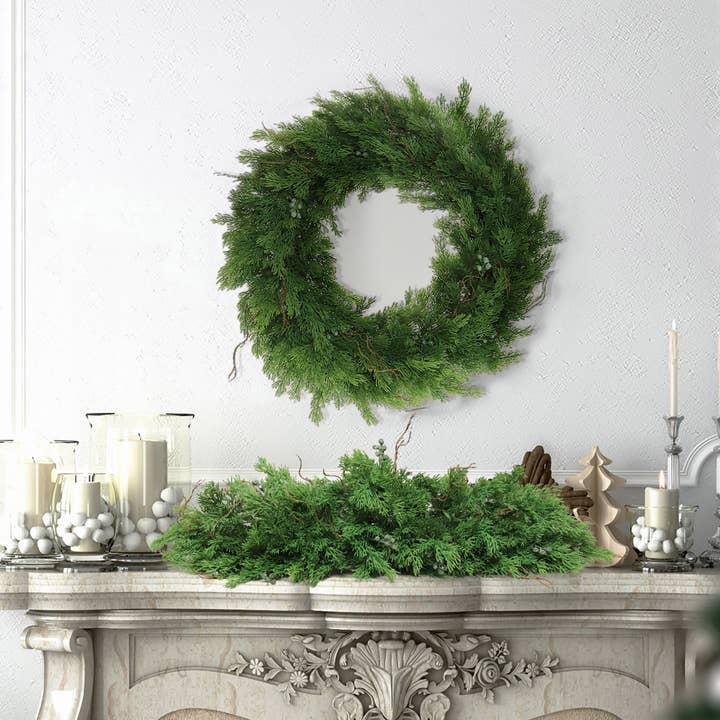 Larksilk - Wholesale Wreath - 22” Juniper Christmas Wreath With Green Berries & Twigs