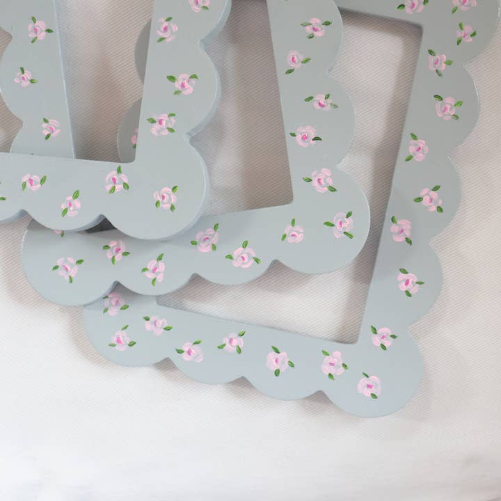Pretty Homestyle - Vendita all'ingrosso Cornice portafoto - Cornice smerlata dipinta a mano
