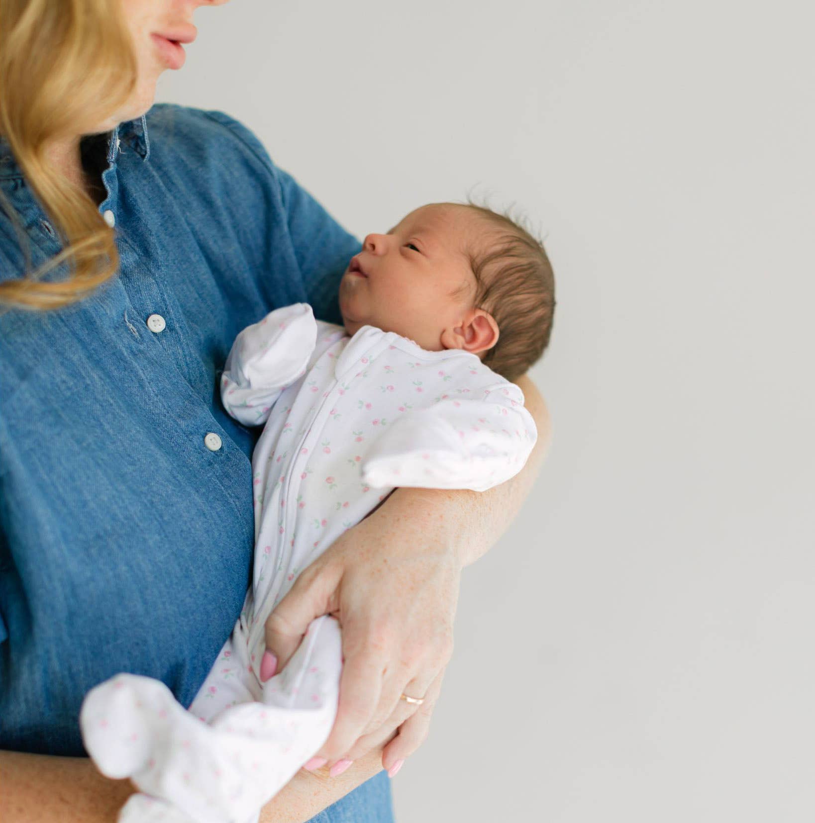 Magnolia Baby – wholesale Byxdress - Baby – Juliette's Classics Print Zip Sparkdräkt0