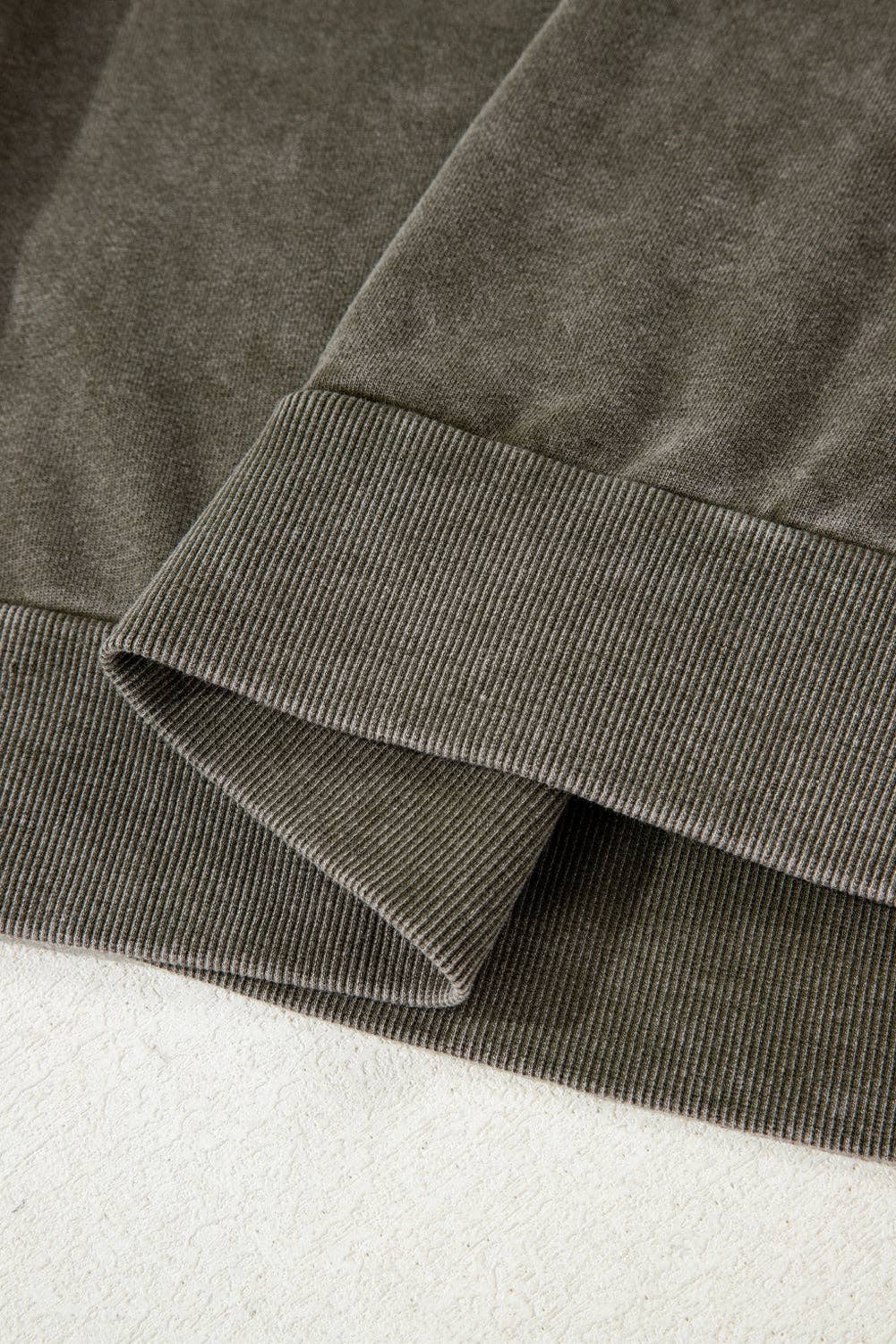 Suhkasana – Großhandel Sweatshirt – Damen – Spitzen-Patchwork-Sweatshirt mit Kerbkragen und Mineralwaschung13