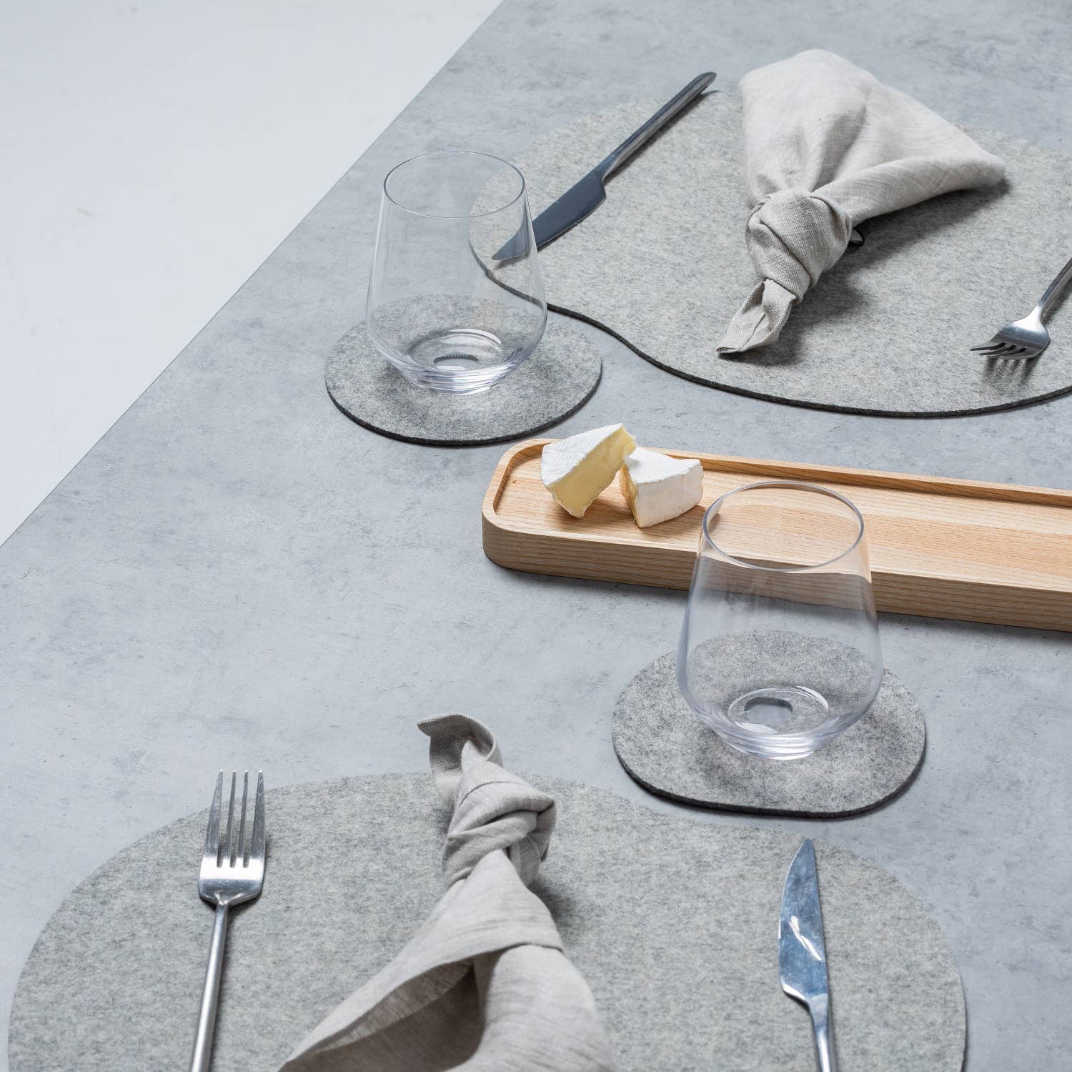 NAMUOS - Vente Sets de table - Set de dessous de verre et napperon en feutre de laine 100 % gris MILLSTONES4