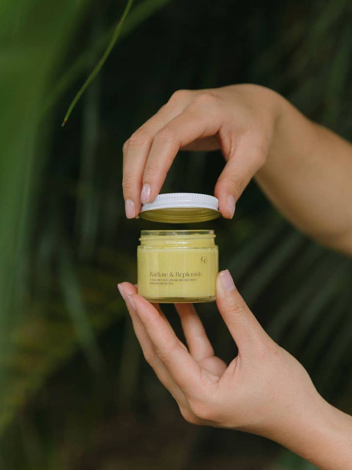 Radiate & Replenish – Glow with Antioxidant-Rich Nourishment for wholesale by TallowCoco