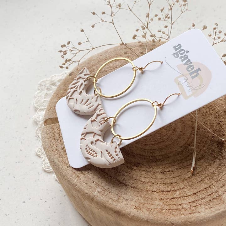 Agaveh girl - Vendita all'ingrosso Orecchini pendenti - Orecchini pendenti in argilla polimerica color sabbia Wynne8