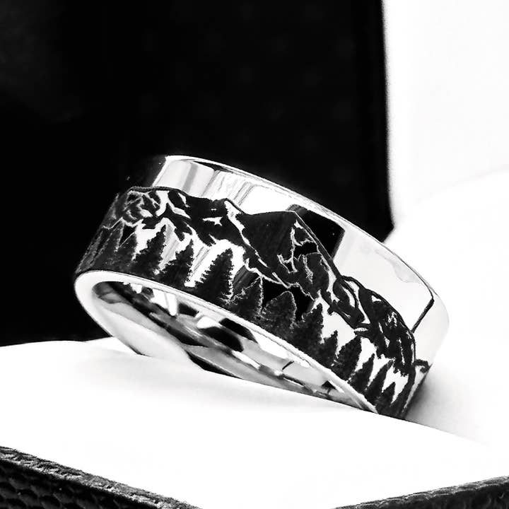 Rocky Mountains granträd graverad volframring för wholesale av rings paradise