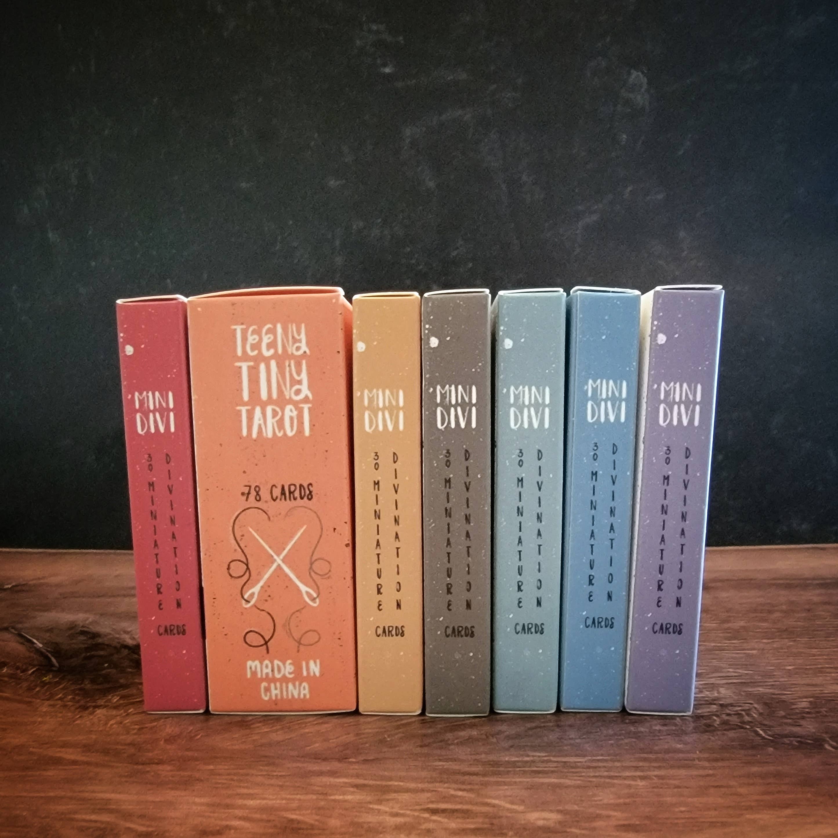 Holly L'Oiseau - Wholesale Tarot Cards - The Mini Divi: Ghosts2