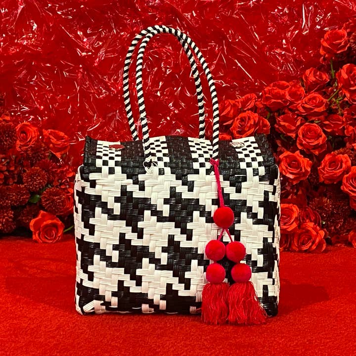 The Faria - Wholesale Beach Bag - Black/White Chanel Pattern handwoven recycle bag 6