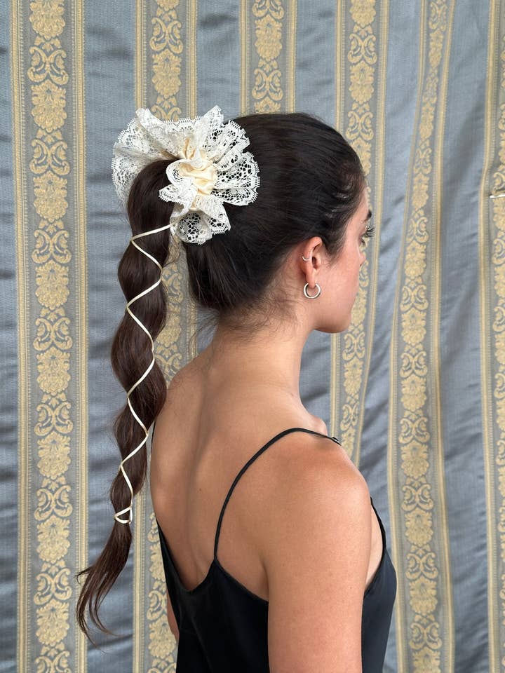 Lacy Peplum Scrunchie for wholesale by Room Shop