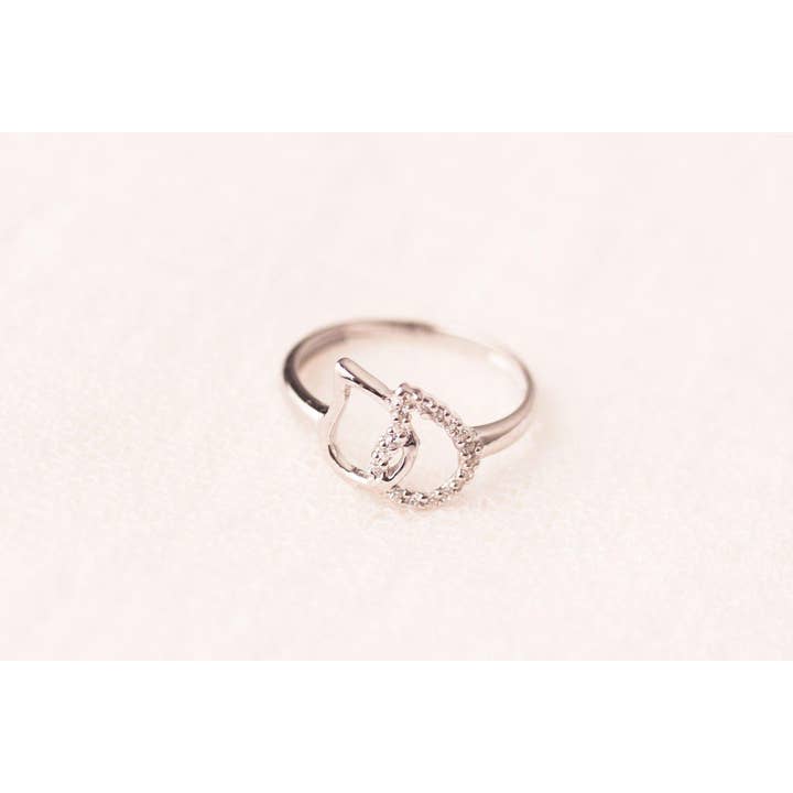 Schmuck mütterlicherseits: Zirkonia-Ring für den Großhandel von Sonorababy