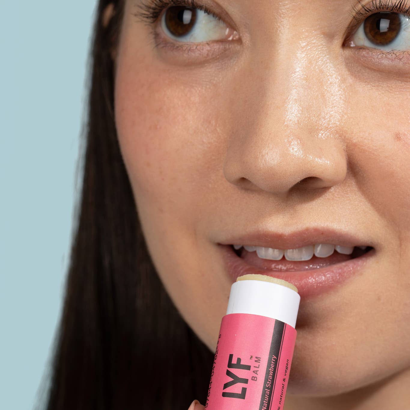 LYF BRANDS - Vendita all'ingrosso Burro di cacao - LYF Balm - Balsamo Labbra Naturale Lux - 24 unità (espositore grigio)6