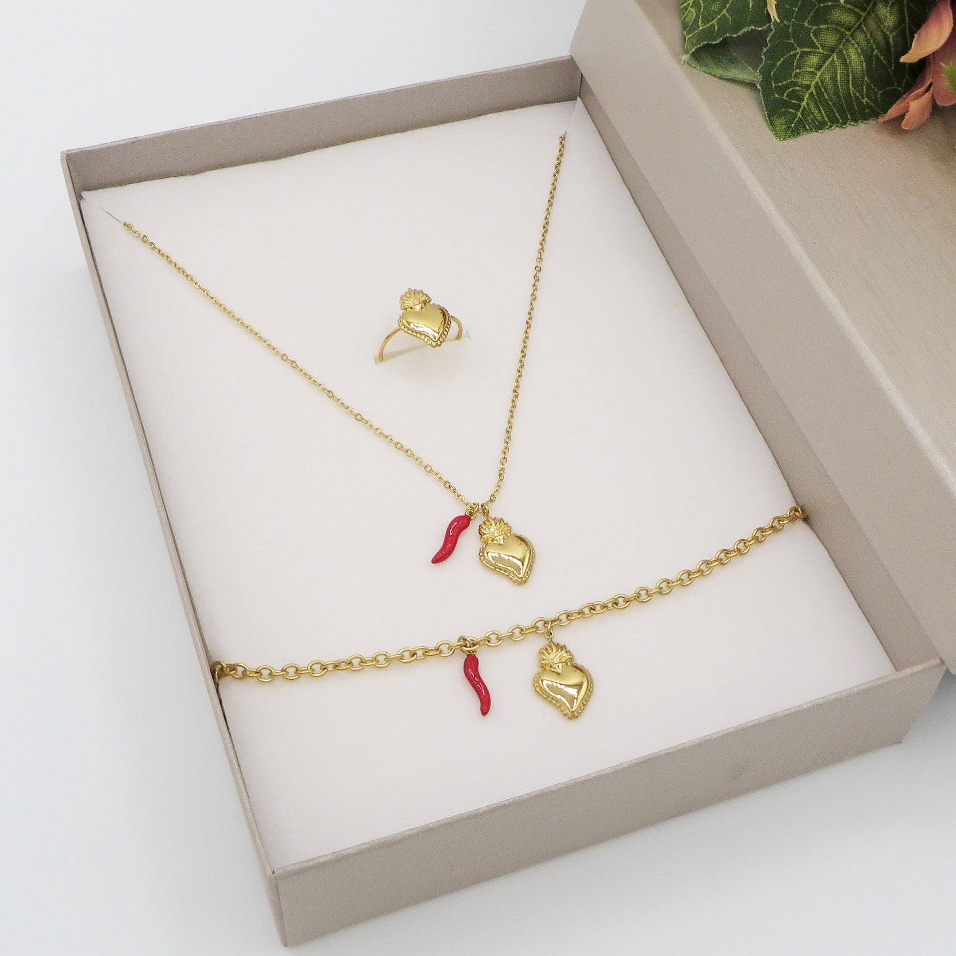 Daemon srls - Vente Colliers à pendentif - SACRED LUCKY ~ Collier avec charms cœur sacré et cornet en acier inoxydable1