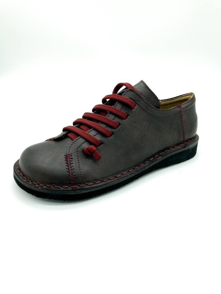 2099 Rem Brown per la vendita all'ingrosso da parte di Caja Vegan