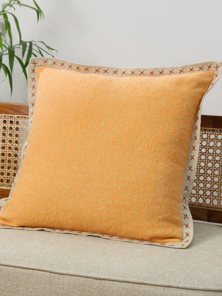 Housse de coussin en bouclette de coton 20X20 faite à la main pour décoration d'Halloween pour la vente par Eyda Homes