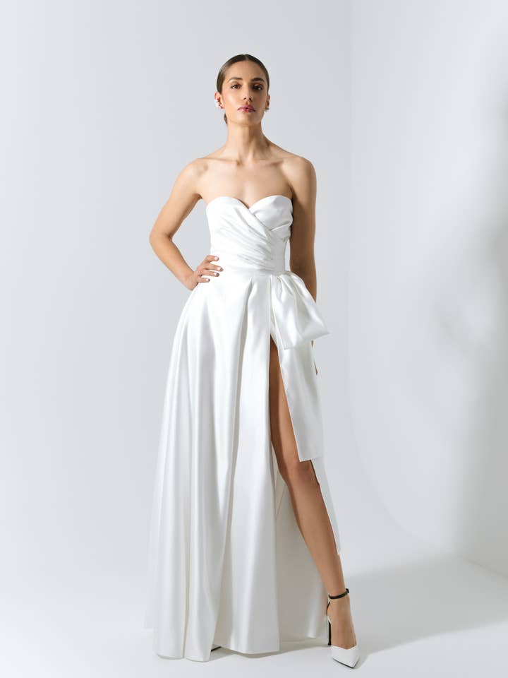 LAUREN for wholesale by BNH CLOTHING LDA