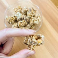 Chunk Nibbles - Wholesale Pretzels - Peanut Butter Chocolate Chunk Nibbles 2oz Snack Pack5
